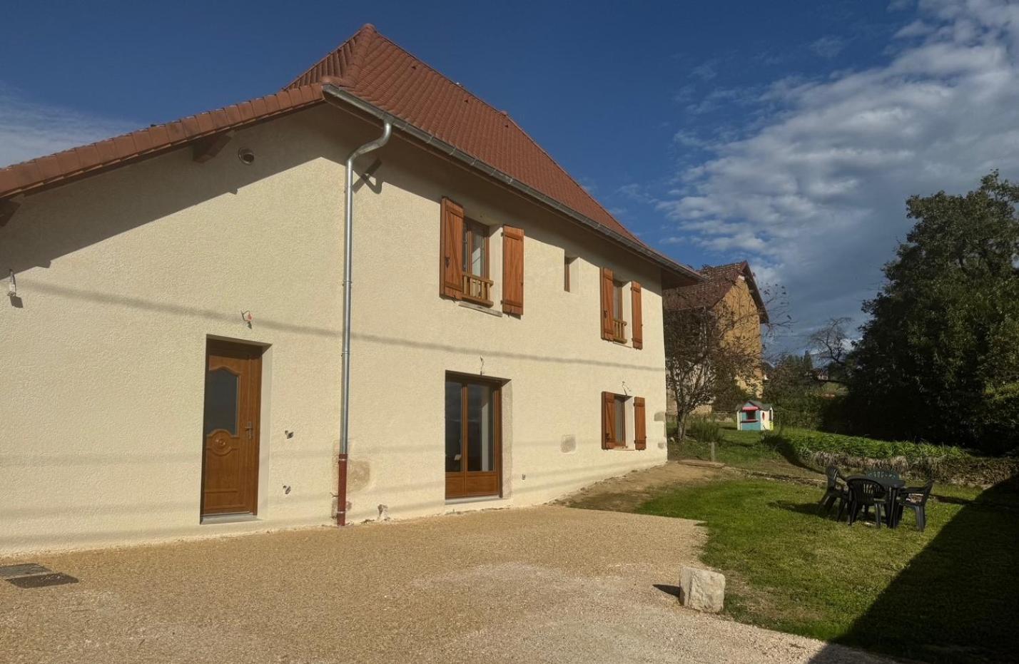 Maison Leonora Saint-Genix-sur-Guiers Exterior photo